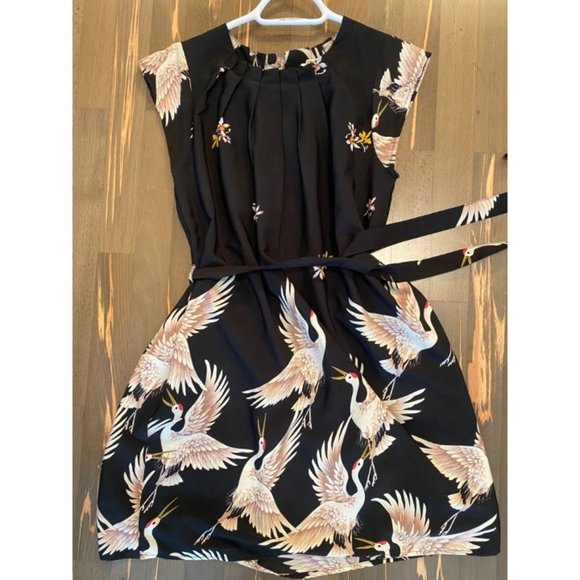 Onze Montreal - Black Crane Dress - pockets, tie waist, cap sleeves - Picture 2 of 3